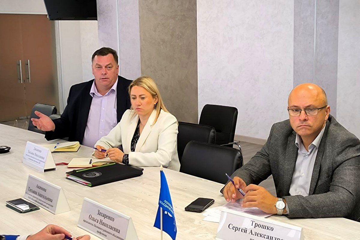 После летнего перерыва юристы  После летнего перерыва юристы